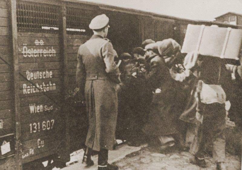 World War II Nazi Killing Chambers (encyclopedia.ushmm.org)