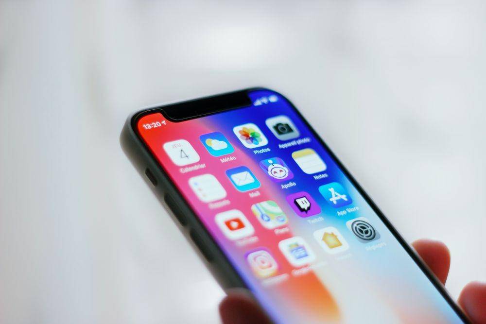 ilustrasi smartphone (unsplash.com/Adrien)