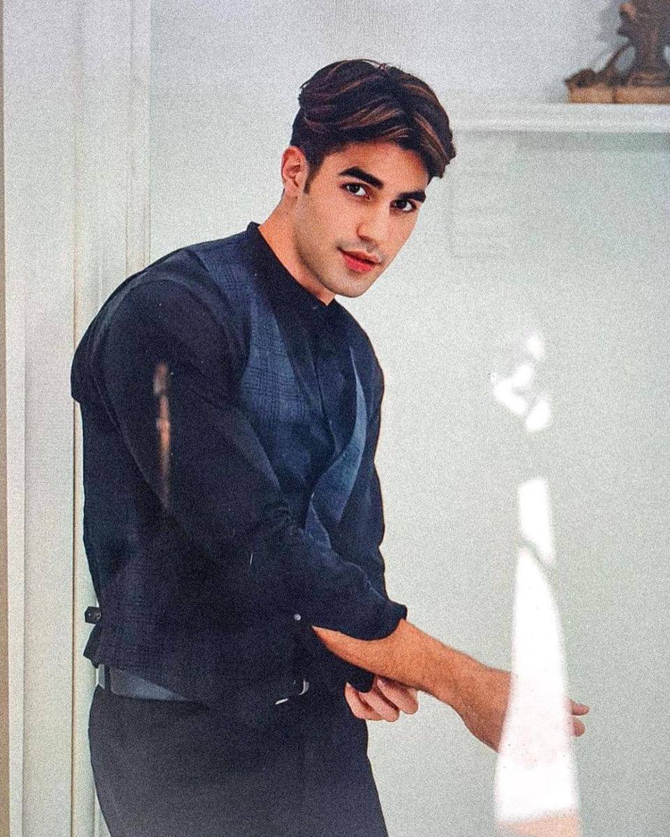 Kirk Bondad (instagram.com/kirk_bondad)