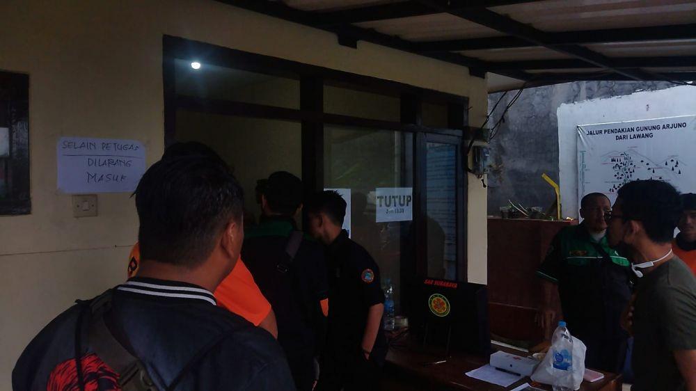 Petugas gabungan saat melakukan koordinasi sebelum berangkat menuju koordinat keberadaan korban. Dok/istimewa