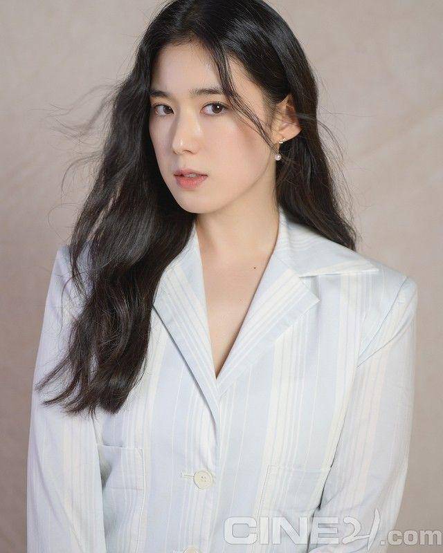 Jung Eun Chae (instagram.com/cine_21)