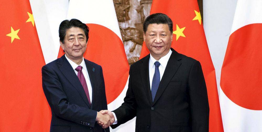 Eks PM Jepang Shinzo Abe dan Presiden China Xi Jinping (japan-forward.com)