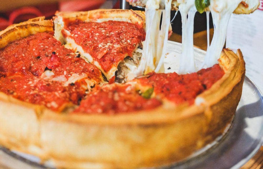 chicago pizza (unsplash.com/Manvi Mathur)