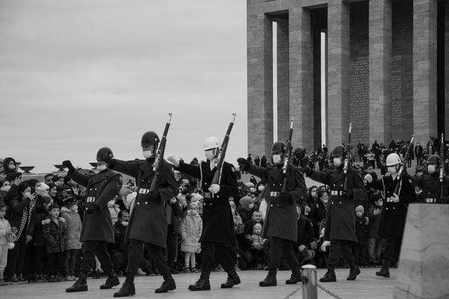 ilustrasi parade militer (pexels.com/Mehmet Ali Peker)