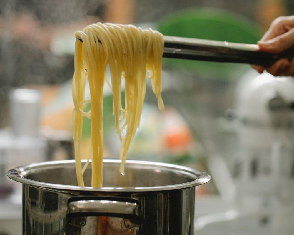 Ilustrasi memasak Samyang (pexels.com/Klaus Nielsen)