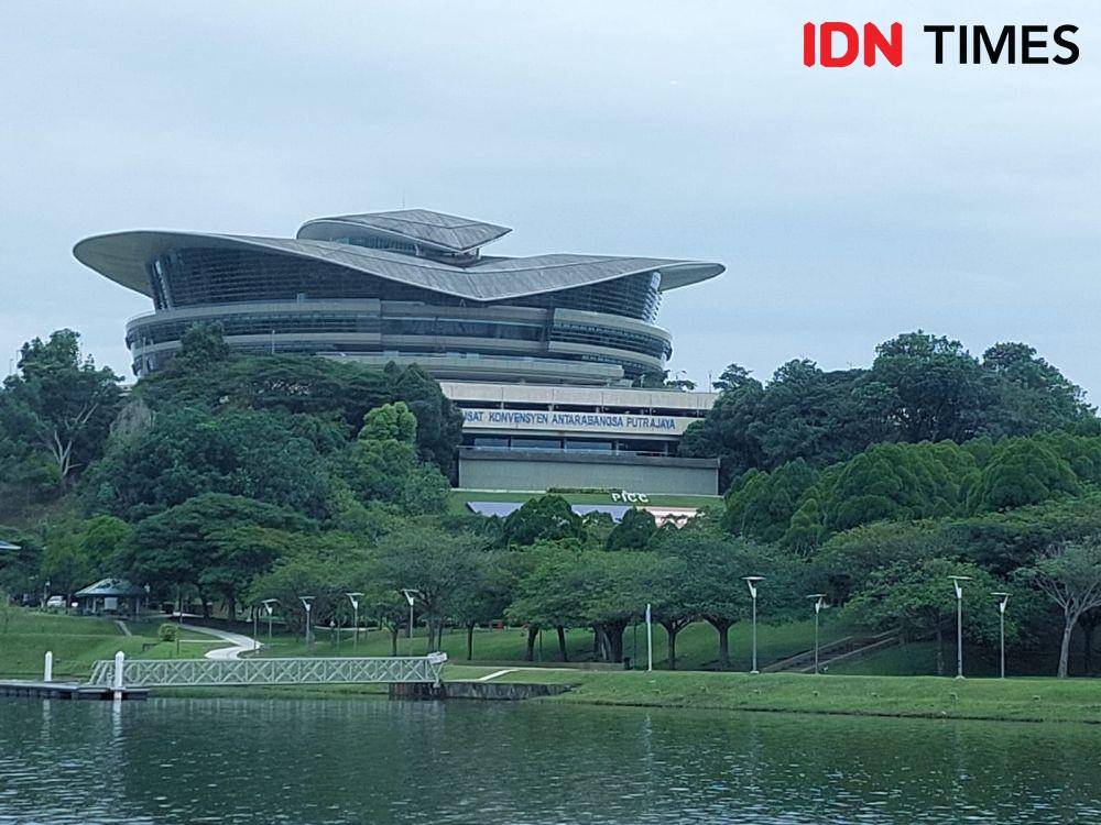 Gedung konvensi di Putrajaya, Malaysia. (IDN Times/Umi Kalsum)