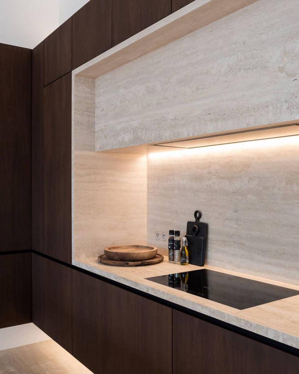 travertine dan walnut (instagram.com/vandervelpen)