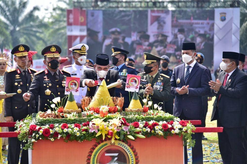 Gubernur Sumatera Utara (Sumut) Edy Rahmayadi bersama Forum Koordinasi Pimpinan Daerah (Forkopimda) Sumut menghadiri peringatan HUT ke-76 Bhayangkara (Dok. Istimewa)