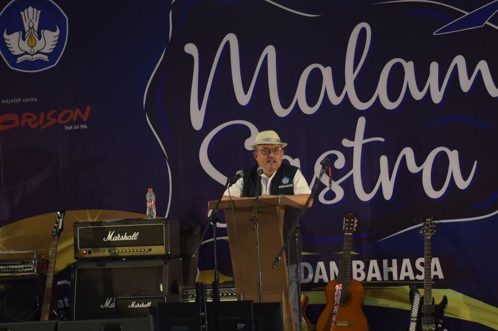 Peringatan Hari Sastra Indonesia ke-9, Badan Pengembangan dan Pembinaan Bahasa (Badan Bahasa), Kementerian Pendidikan, Kebudayaan, Riset, dan Teknologi (Kemendikbudristek), menyelenggarakan “Malam Sastra di Badan Bahasa” tahun 2022 secara hibrida di Kantor Badan Bahasa, Rawamangun, Jakarta, pada Sabtu (2/7). (Dok. Badan Bahasa)
