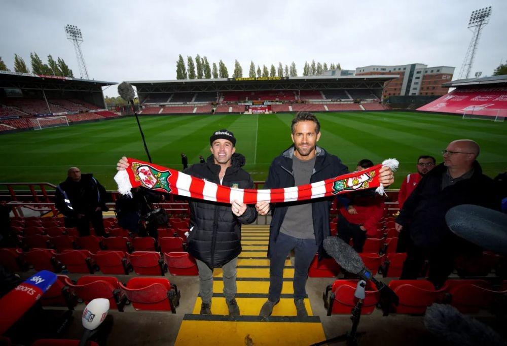 Potret McElhenney bersama Ryan Reynolds (thesun.co.uk)