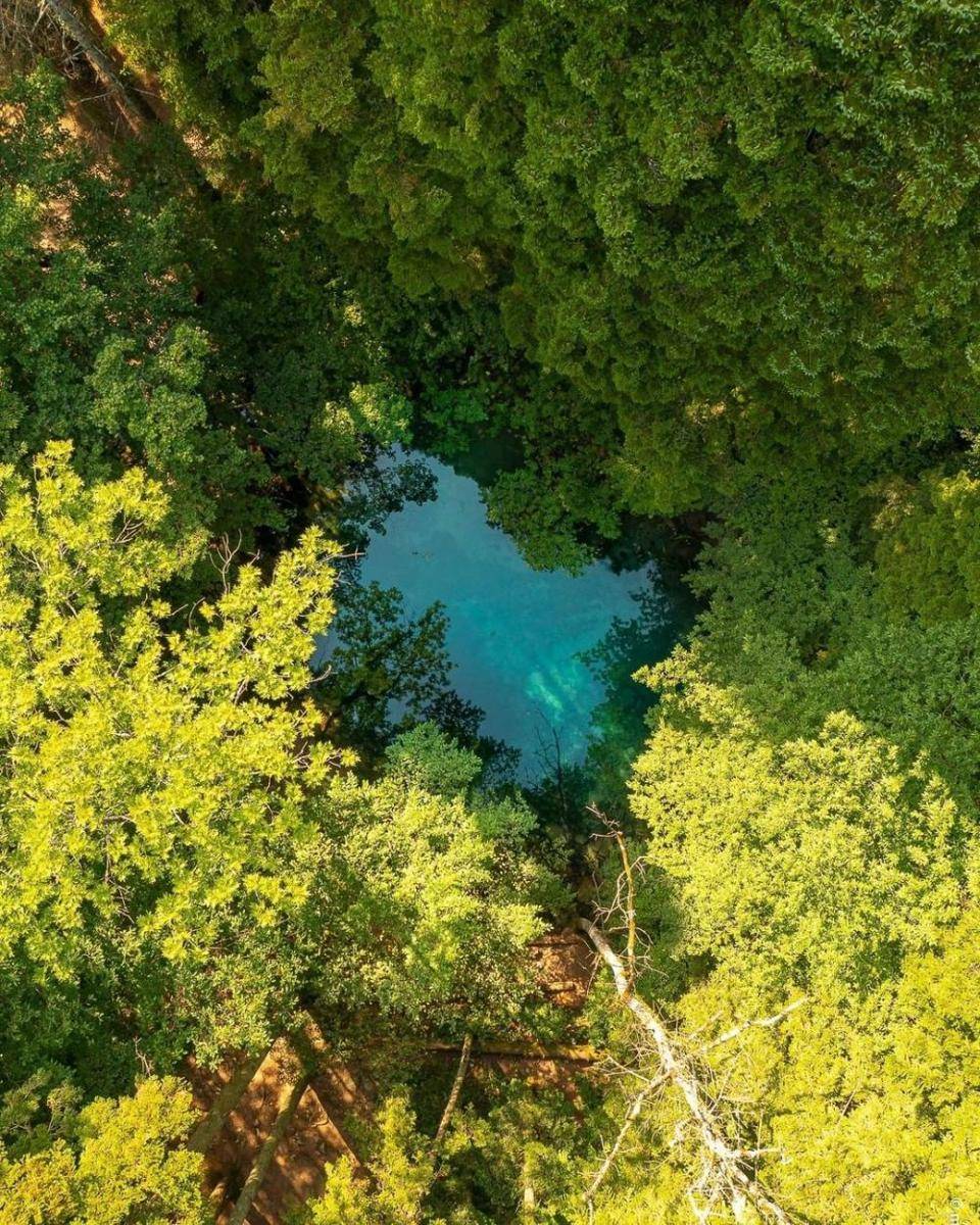 Ochiul Beiului Lake (instagram.com/dragosasaftei)