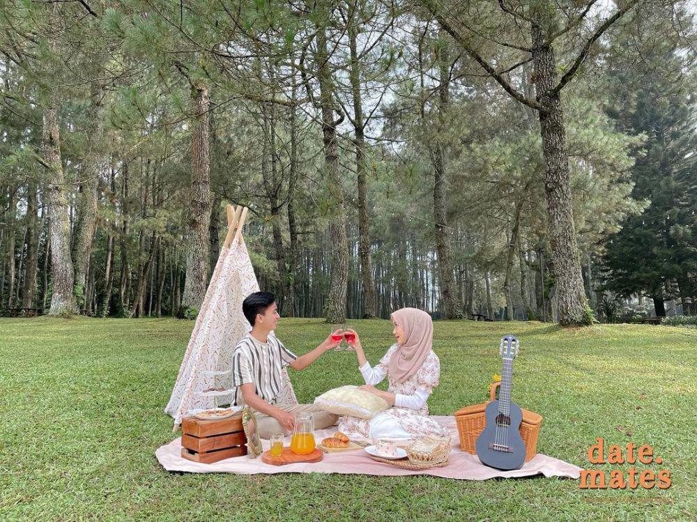 ilustrasi piknik (instagram.com/date.mates)