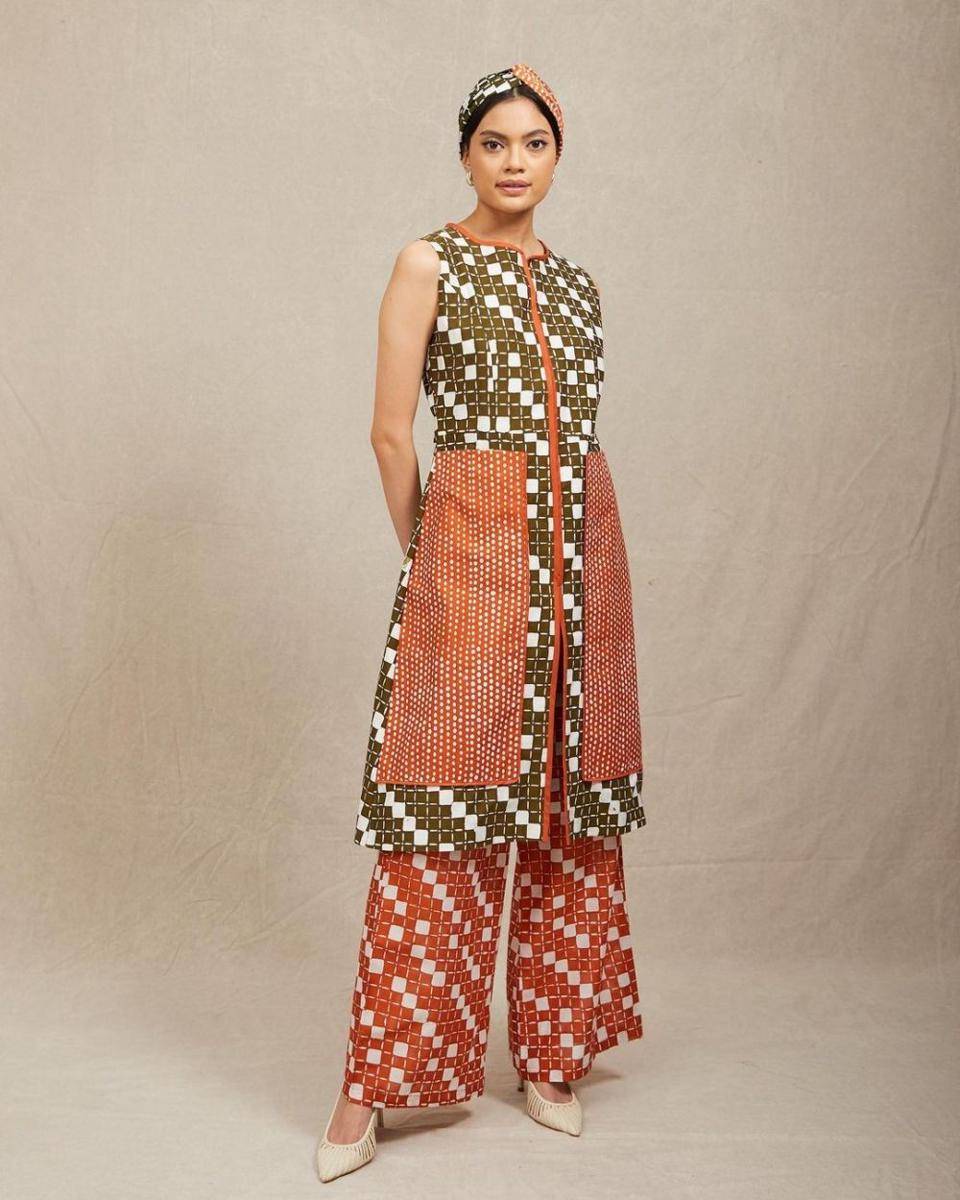 inspirasi batik kondangan ala Amanda Hartanto (instagram.com/amandahartantobatik)