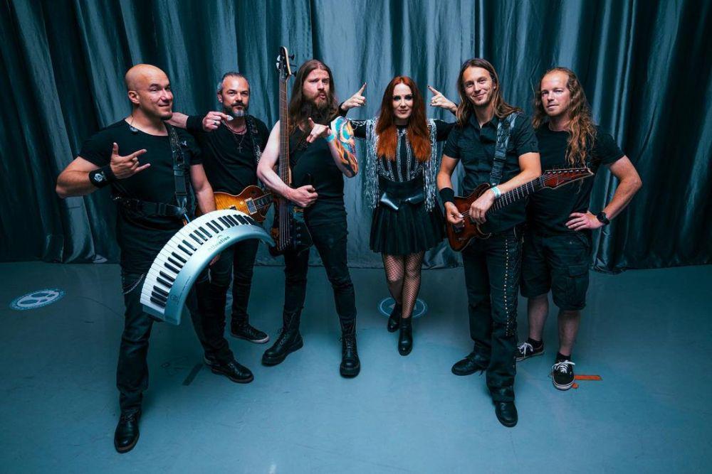 Simone Simons bersama Epica (instagram.com/simonesimons)