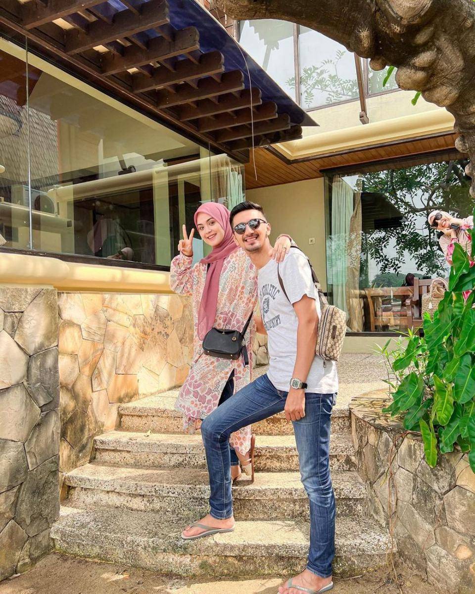 Vebby Palwinta dan Ali Razi Bawazier (instagram.com/vebbypalwinta)