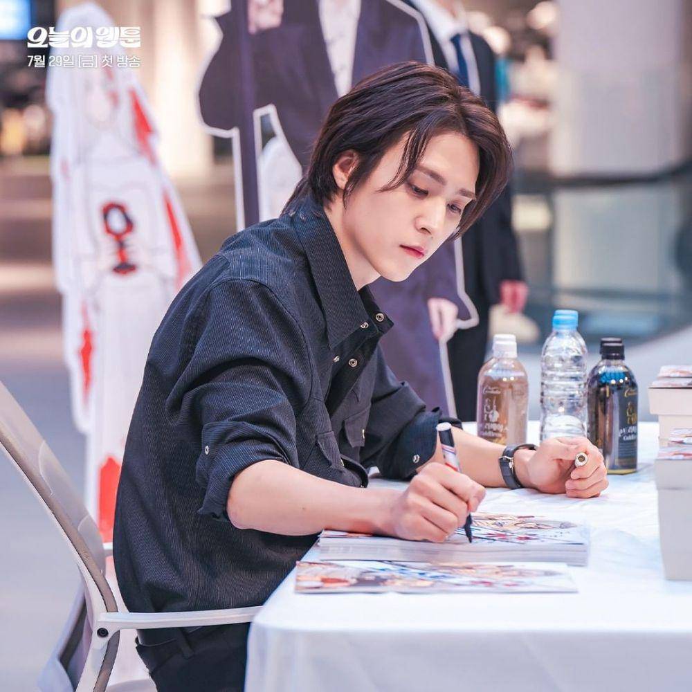 Dongwoon di cuplikan drama Today's Webtoon (instagram.com/sbsdrama.official)