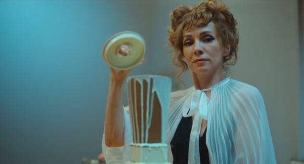 Fatma Mohamed sebagai Elle di Elle dalam Flux Gourmet (dok. ifcfilms/flux gourmet)