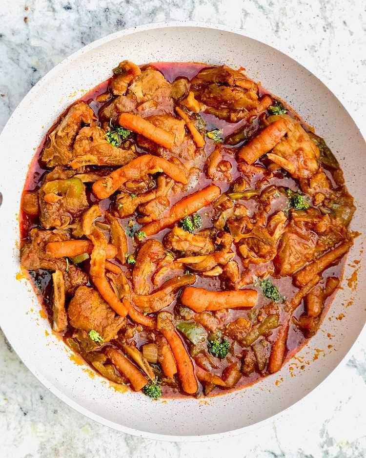 moroccan spiced goat stew (instagram.com/the_glazingbox)