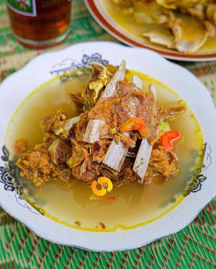 tengkleng kambing (instagram.com/solo.foodie)