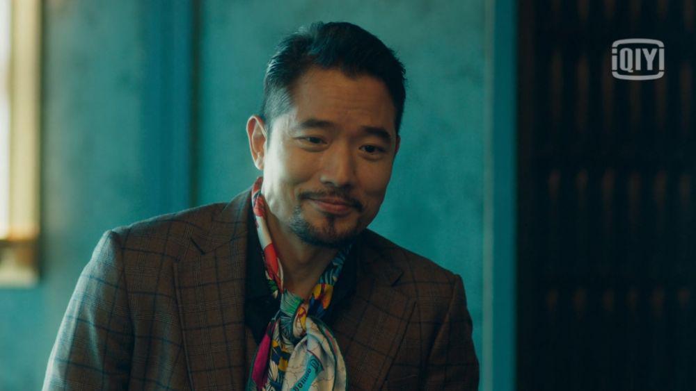 Ex Piya dalam cuplikan serial KinnPorsche. (dok. iQIYI/KinnPorsche The Series)