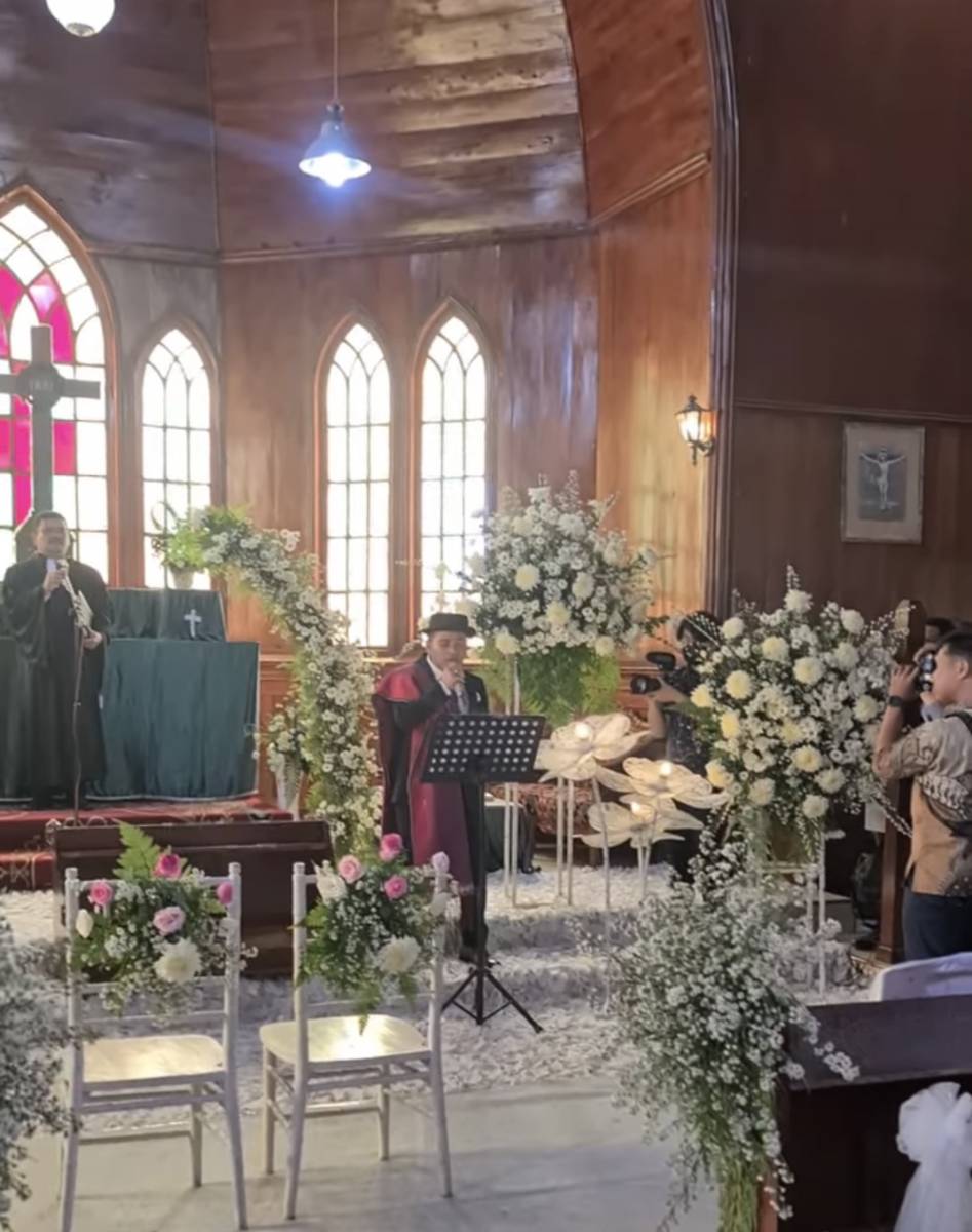 potret pernikahan Theresia, adik ipar Judika (instagram.com/duma_riris)