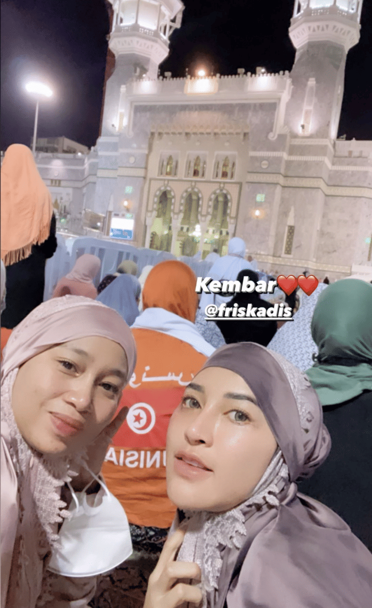 momen Shandy Purnama Sari dan Gilang Juragan99 naik haji (instagram.com/shandypurnamasari)