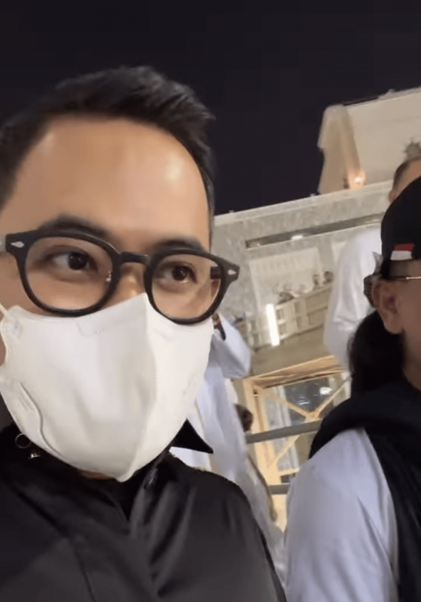 momen Shandy Purnama Sari dan Gilang Juragan99 naik haji (instagram.com/juragan_99)