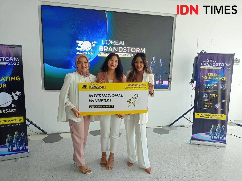 Tiga mahasiswa ITB pemenang L’Oréal Brandstorm 2022. 4 Juli 2022. (IDN Times/M. Tarmizi Murdianto)