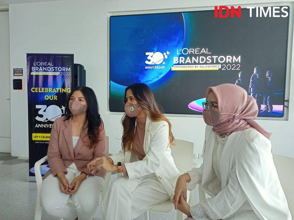 Tiga mahasiswa ITB pemenang L’Oréal Brandstorm 2022. 4 Juli 2022. (IDN Times/M. Tarmizi Murdianto)
