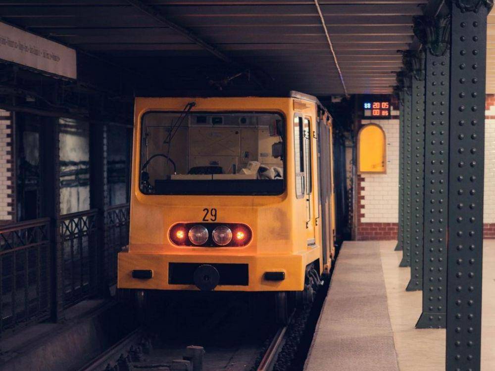 potret kereta bawah tanah di Budapest (instagram.com/jabaliek)