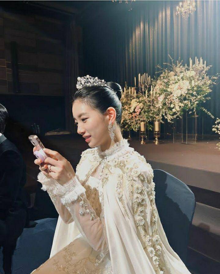 Suzy di balik layar drama Anna (instagram.com/skuukzky)