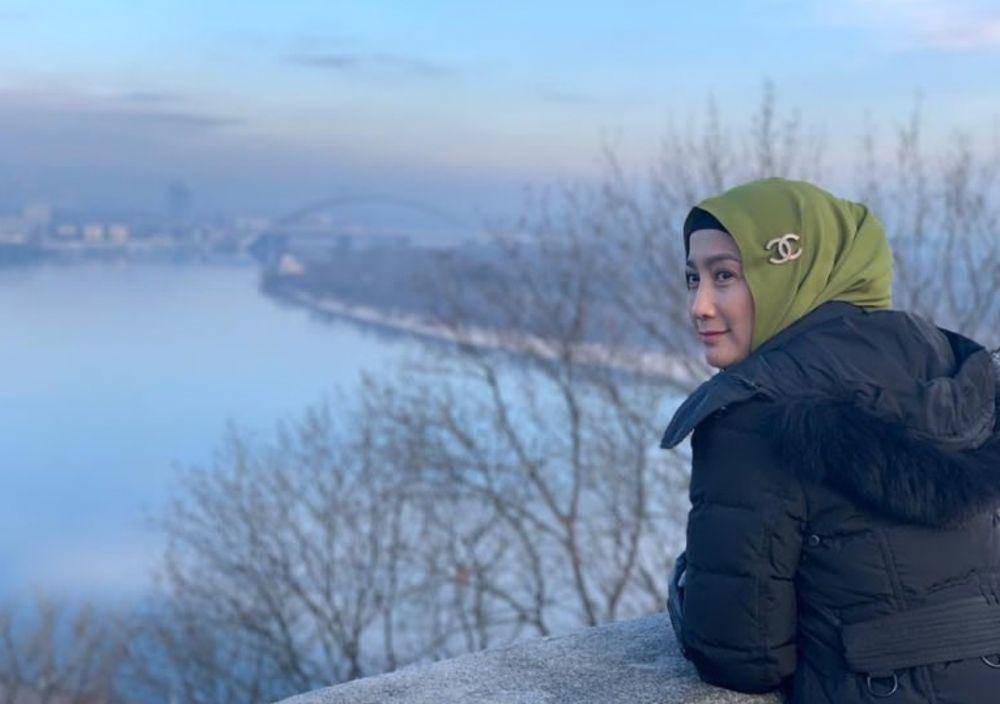 potret Desy Ratnasari liburan ke luar negeri (instagram.com/desyratnasariterdepan)
