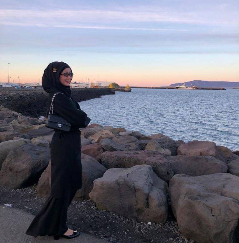 potret Desy Ratnasari liburan ke luar negeri (instagram.com/desyratnasariterdepan)