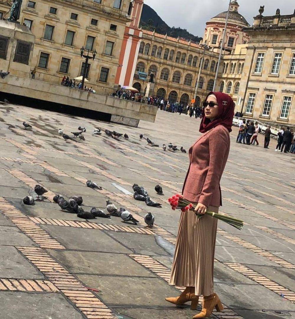 potret Desy Ratnasari liburan ke luar negeri (instagram.com/desyratnasariterdepan)
