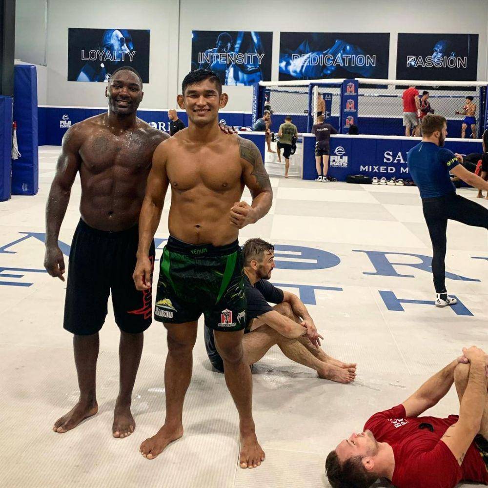 Aung La Nsang (instagram.com/aunglansang)