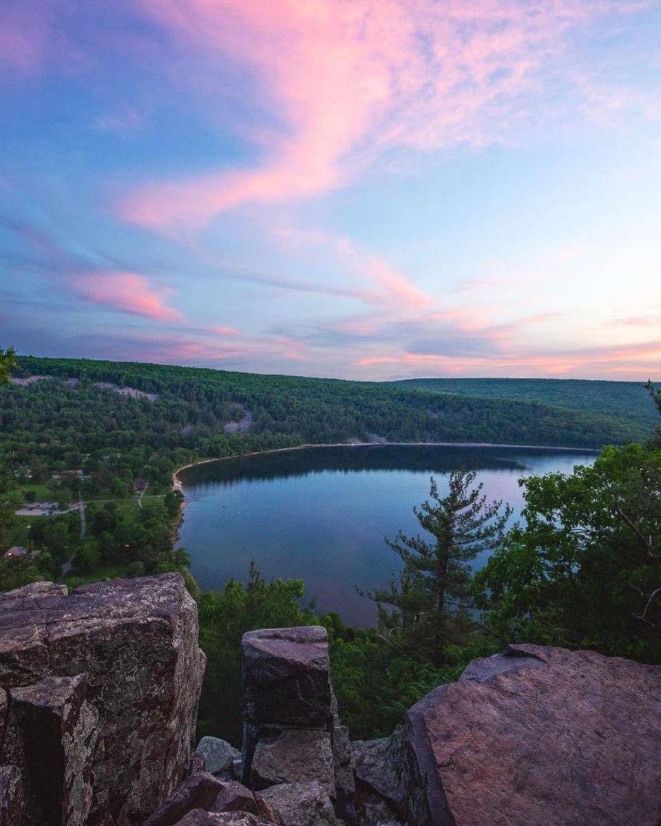 Devil’s Lake (instagram.com/andy.merkel)