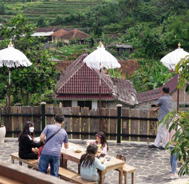 Tungkubumi Resto (instagram.com/wonderfulungaran)