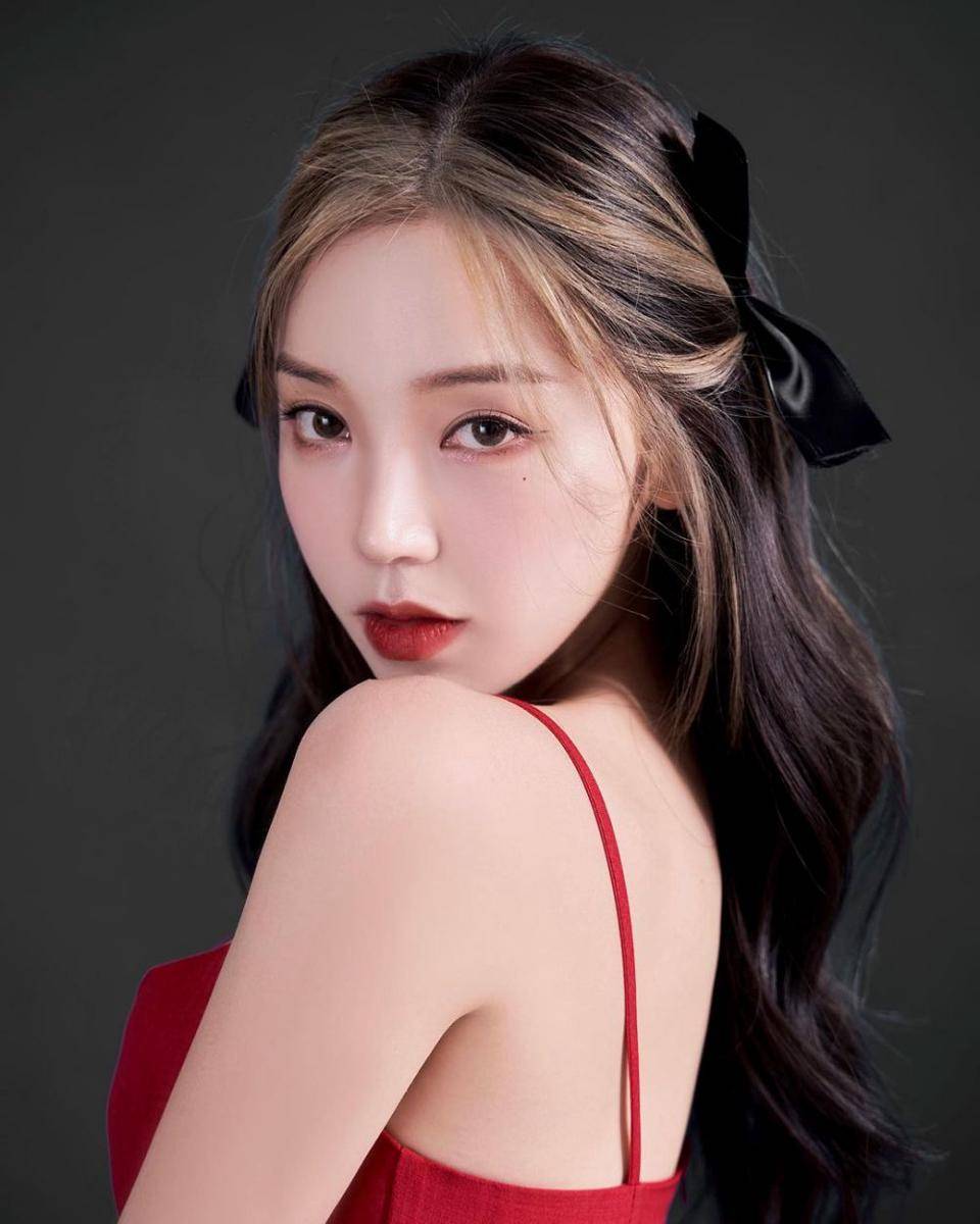 PURE.D (instagram.com/pure.ddd)