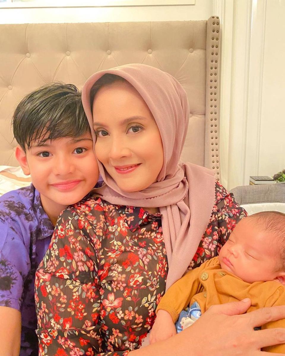 Elma Theana dan keponakan (instagram.com/elmatheana)