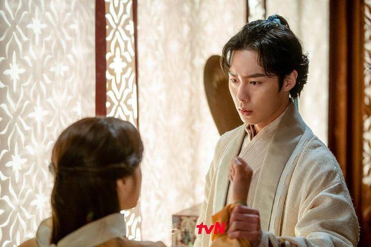 9 Momen Unik Pertemuan Pertama Couple Drakor 2022, Unforgettable!