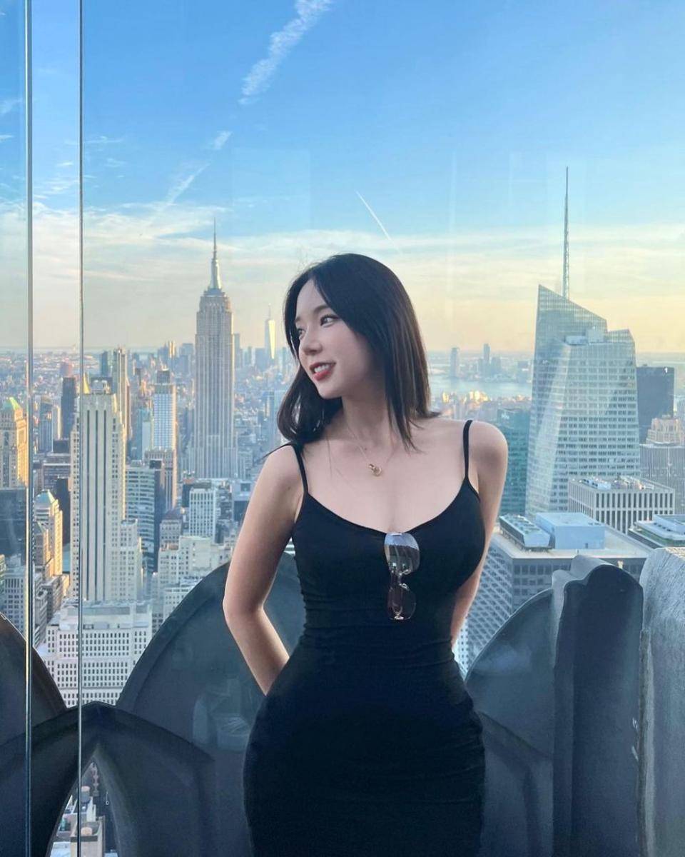 PURE.D (instagram.com/pure.ddd)