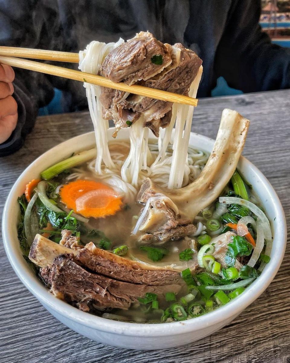 potret pho (instagram.com/Thesoupandnoodle)