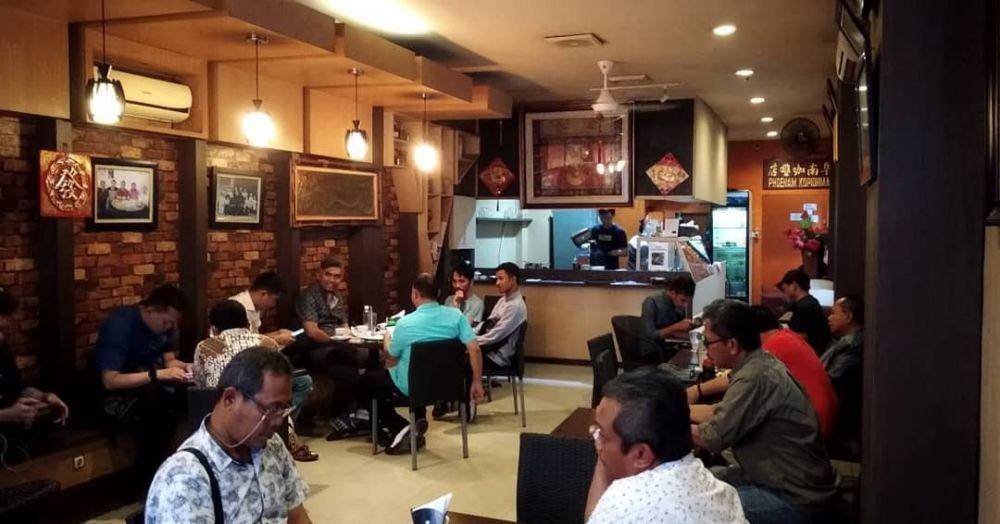 suasana Phoenam Coffee (instagram.com/ phoenamcoffee)