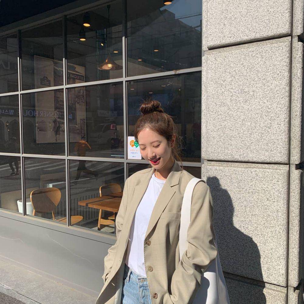 Inspirasi outfit ala Bona WJSN (Instagram.com/bn_95819)