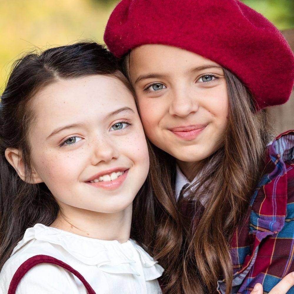 Violet dan Madeleine McGraw (instagram.com/madeleinemcgraw)