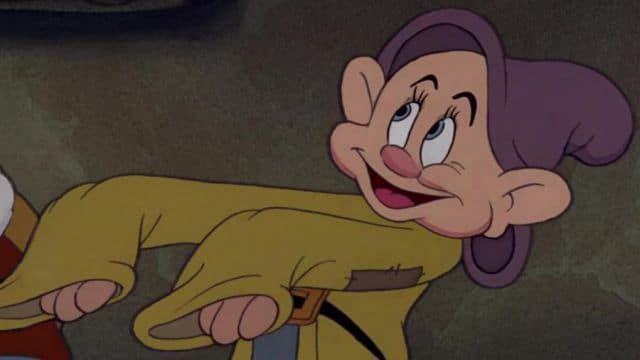 karakter dopey (featuredanimation.com)