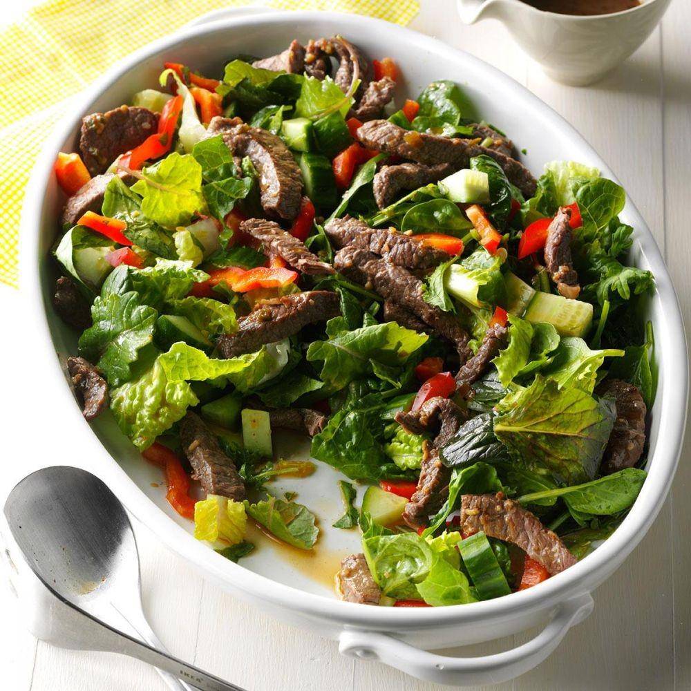 Ilustrasi salad dsging sapi (tasteofhome.com)