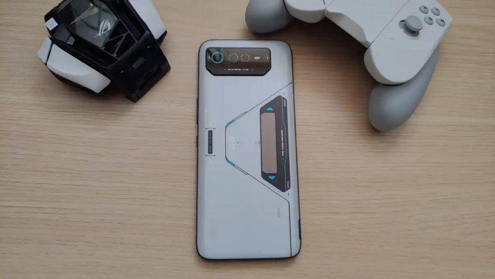 potret Asus ROG Phone 6 Pro (techadvisor.com)