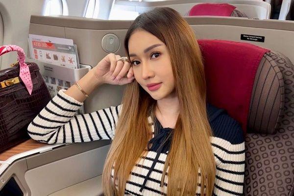 Lucinta Luna operasi jakun (instagram.com/lucintaluna_manjalita)