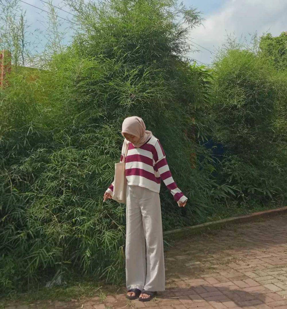 potret Inspirasi OOTD Sweater (instagram.com/intanwnn)